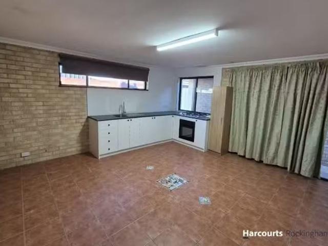 Unique 1 BR 1A Mariano Court, ROCKINGHAM, WA 6168 Flat for R.