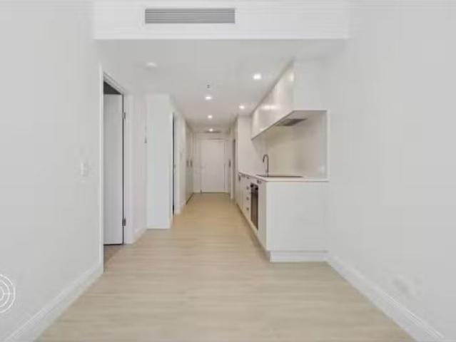 For Rent! 1 BR 211/72 Allara Street, City Apartment for rent.