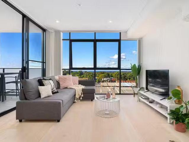 Deal! 1 BR 216/10 Village Place, Kirrawee, NSW 2232