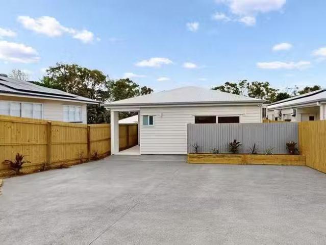 Unique 1 BR 25 Leah Avenue, Salisbury, QLD 4107