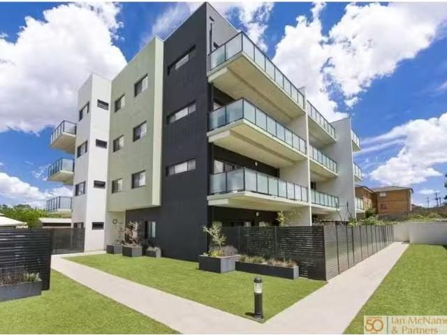 Unique 1 BR 28/9 Stornaway Road, Queanbeyan Apartment for rent.