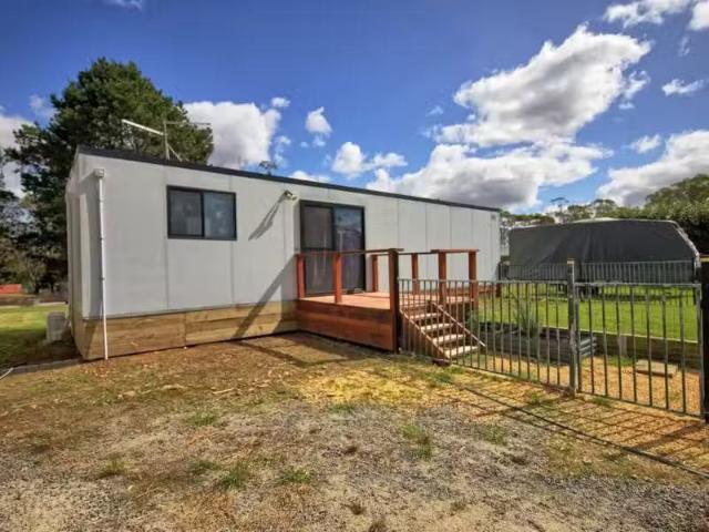 Just in! 1 BR 2 Elm place, BALMORAL VILLAGE Apartment for rent.