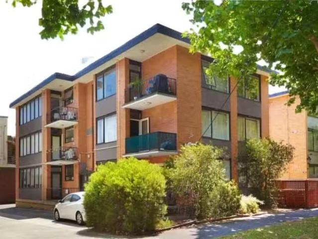 Nice 1 BR 3/3 Ravens Grove, St Kilda East VIC 3183 Apartment.
