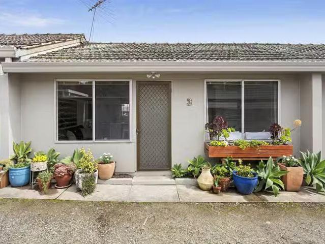Charming 1 BR 3/198 Aberdeen Street, Geelong West, VIC 3218