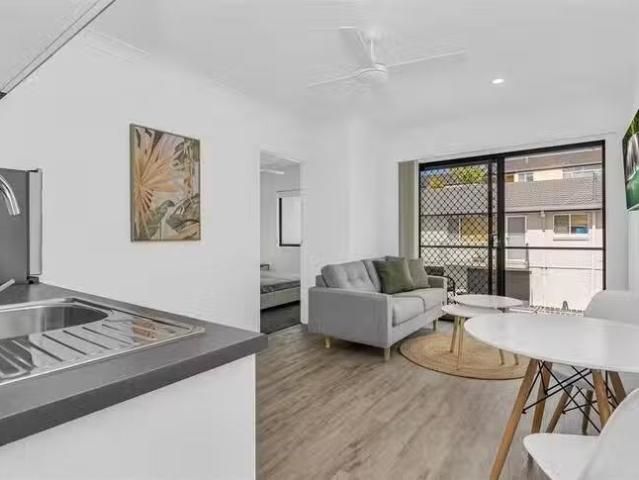 Cozy 1 BR 3/6 Aldinga Street, Gaythorne, QLD 4051