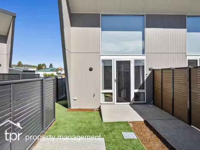 Cheap 1 BR 3/7404 Channel Highway, Cygnet, TAS 7112