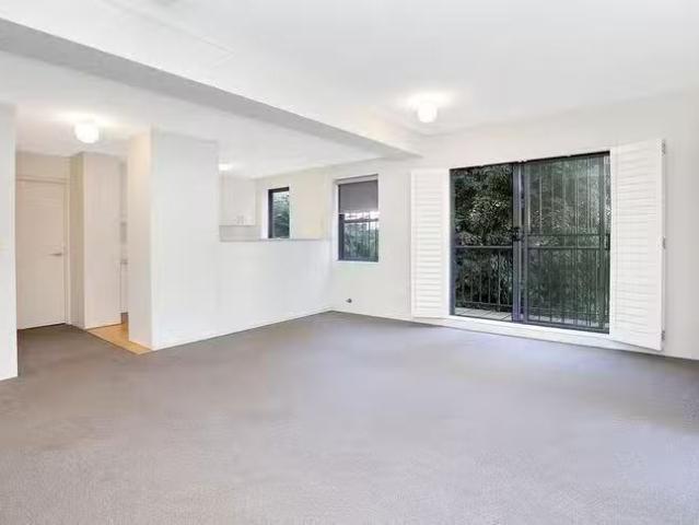 Cheap 1 BR UNIT 6/20 Fitzgerald Street, Newtown, NSW 2042