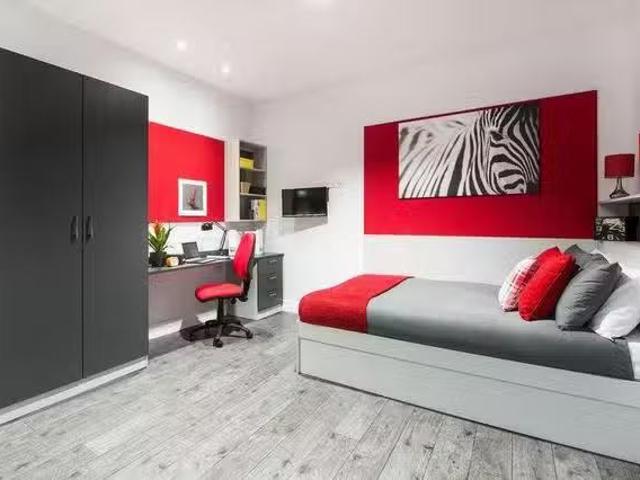 Deal! 1 BR Arran House Classic Ensuite