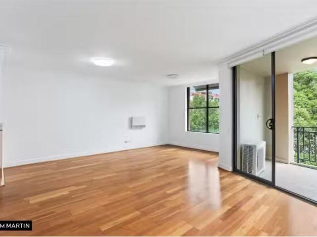 Just in! 1 BR B15/1 Buchanan Street, Balmain Apartment for ren.