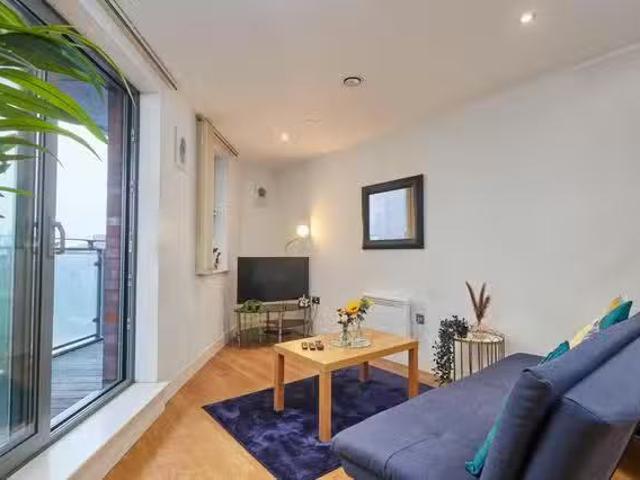 For Rent! 1 BR Back Cross Green Lane, Leeds