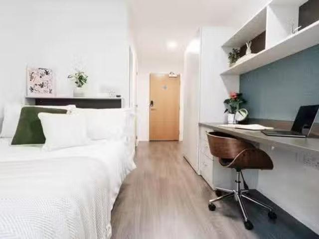For Rent! 1 BR Between Towns Court Classic Studio