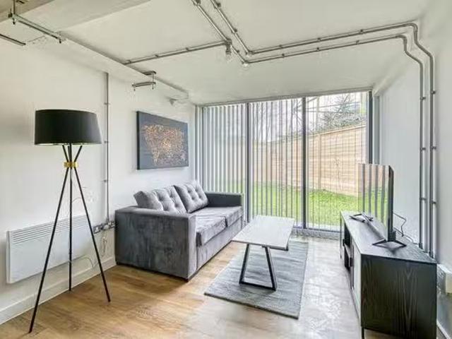 Cozy 1 BR Bridge Road