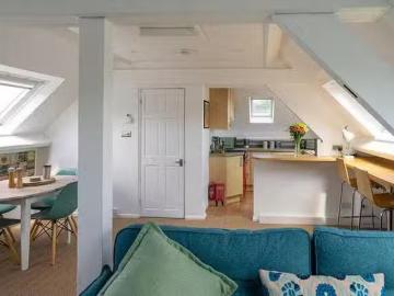 Cozy 1 BR High Street