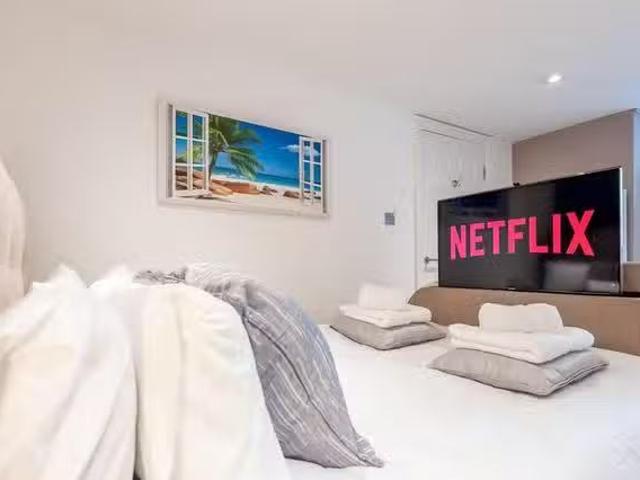New 1 BR Kingsway Court