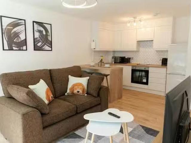 Cheap 1 BR Liverpool Road, Manchester