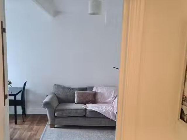 Cozy 1 BR Market Street