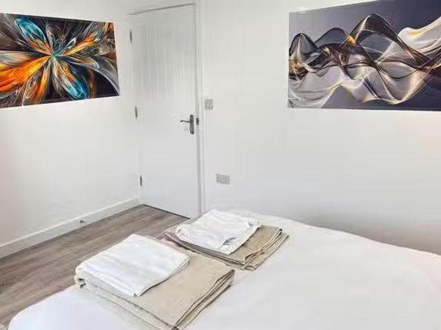 New 1 BR Pinnocks Way, Oxford