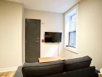 Milton-Parc, Montreal - Equipped kitchen