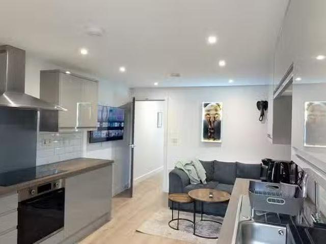 Deal! 1 BR Stanley Street, Derby