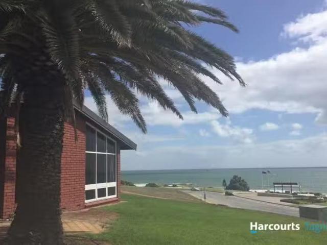 Rental! 1 Dutchman Drive, HALLETT COVE, SA 5158 House for Rent