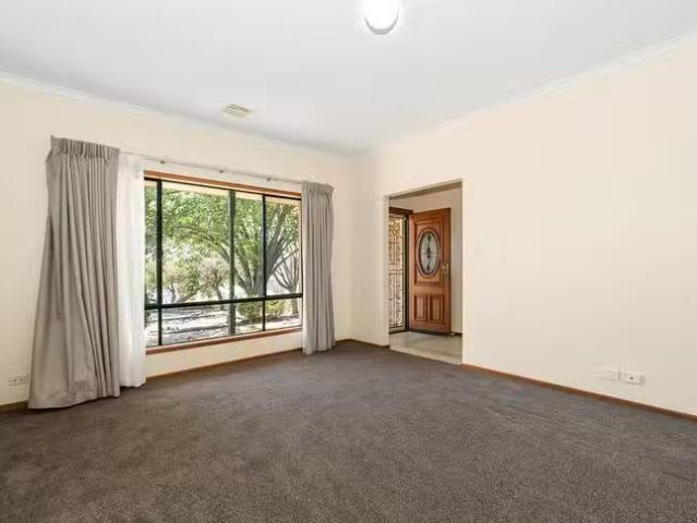 Nice 1 Freeling Crescent, Greenwith, SA 5125