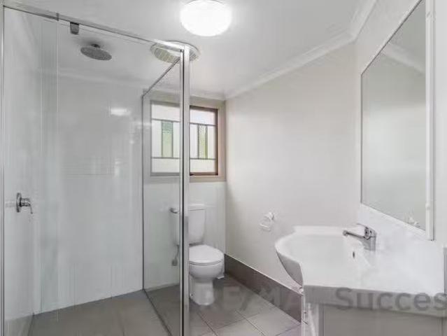 Cheap 1 Glasgow Street, North Toowoomba, QLD 4350