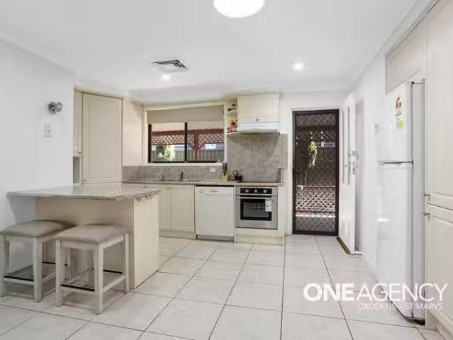 Deal! 1 Kyleanne Place, Dean Park, NSW 2761