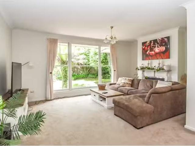 Cozy 1 Larela Circuit, Orange House for rent Listed by Belle.