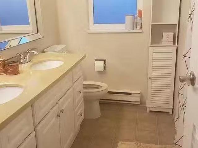 Deal! 1 Room Room in 4 Bed 3 Bath Bedroom B
