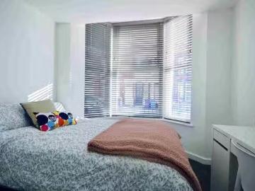 Nice 1 Room 20 Ingrow Road, L6 6 Beds 6 Baths