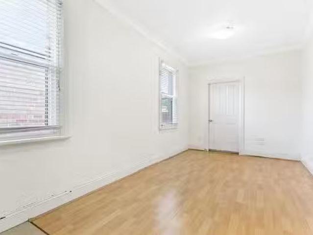 Deal! 1A/39 New Canterbury Road, Petersham, NSW 2049