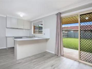 Rental! 1A Josquin Way, CLAREMONT MEADOWS Townhouse for rent.