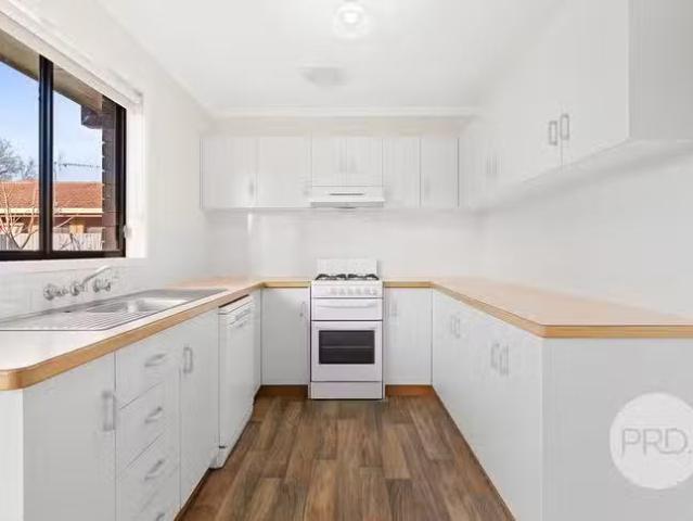 Unique 1B Incarnie Crescent, Wagga Wagga, NSW 2650