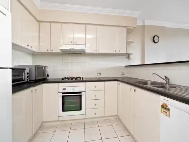 Rental! 204/8 Wentworth Drive, LIBERTY GROVE Apartment for ren.