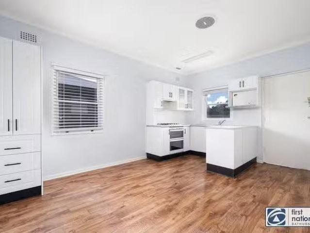 Cheap 204 Mitre Street, West Bathurst, NSW 2795