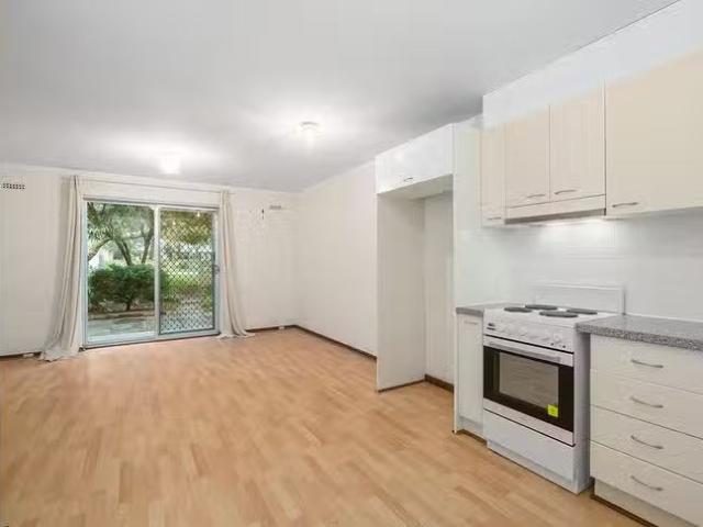 Cheap 20/84 Stanley Street, Scarborough, WA 6019