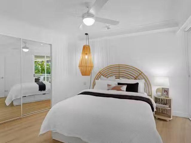 Deal! 202/220 The Esplanade, Burleigh Heads, QLD 4220