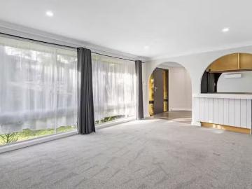 Cozy 20 Craigie Avenue, Kanwal House for rent Listed by Paije.