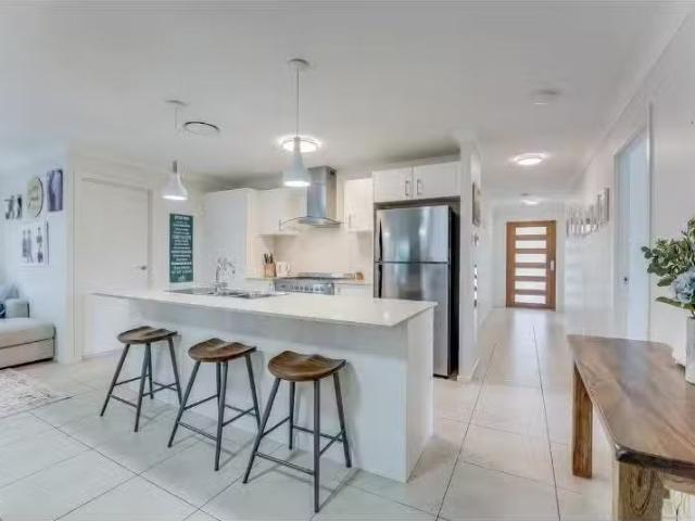 New 20 Hinton Loop, Oran Park House for rent Listed by Umta E.