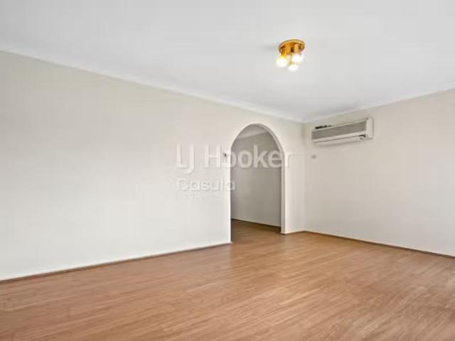 Cozy 20 Supply Avenue, Lurnea NSW 2170