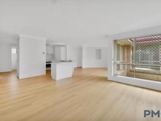Just in! 20 Woodglen Street, Kuraby, QLD 4112
