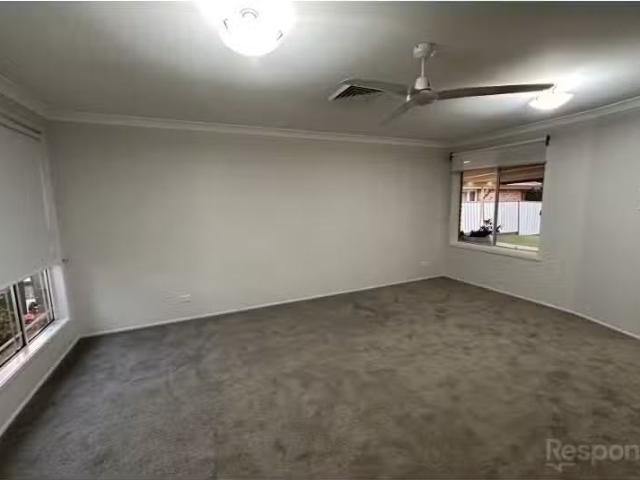 Cozy 20 Wendy Place, Glenwood House for rent Listed by Chanel.