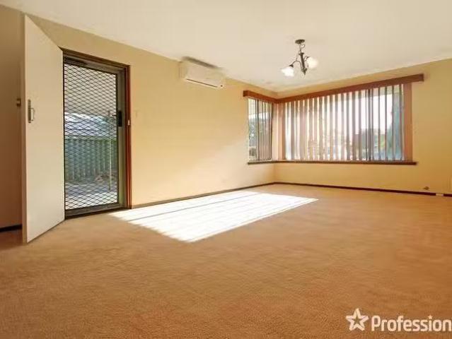 Rental! 20B Leach Avenue, Riverton, WA 6148