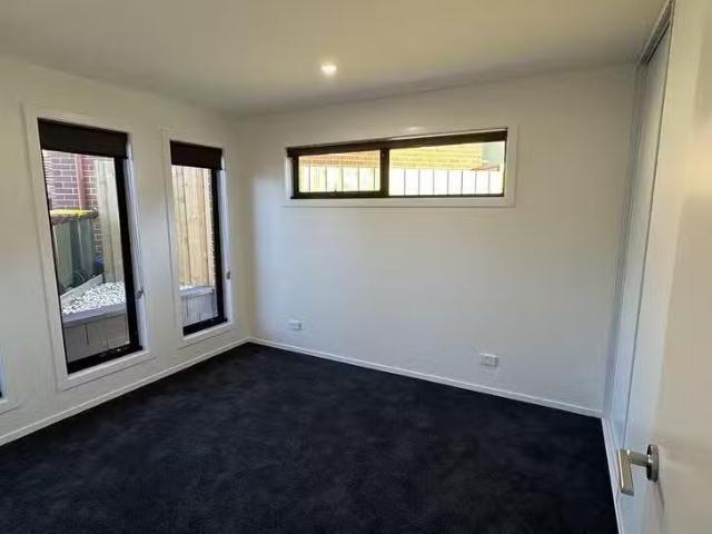 Nice 2/14 Pauls Road, Lindisfarne, TAS 7015