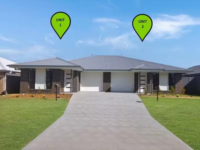 Just in! 2/14 Riparian Circuit, Cessnock NSW 2325