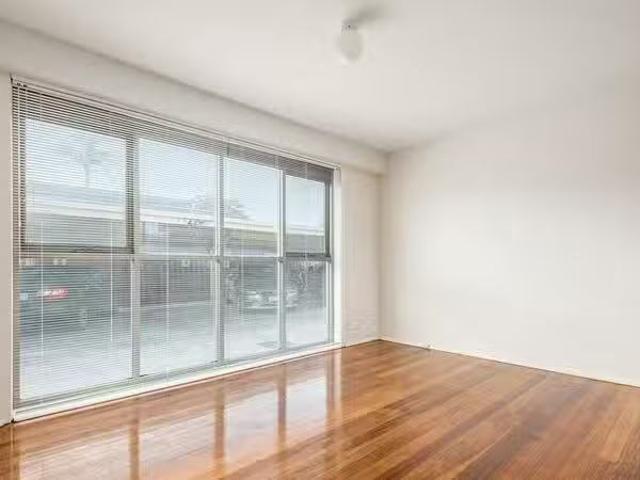 Charming 2/164 Warrigal Road, Mentone, VIC 3194