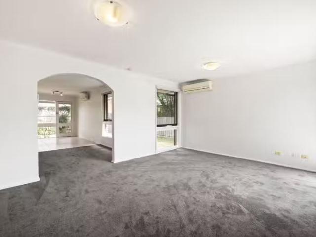 Just in! 2/177 Porter Road, Heidelberg Heights VIC 3081