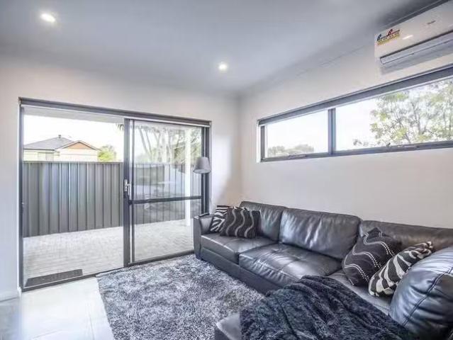 Just in! 2/178 Surrey Road, Rivervale, WA 6103