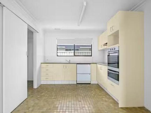 New 2/17 Adams Avenue, Miami, QLD 4220