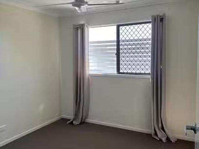 For Rent! 2/17 Alexandra Street, Booval, QLD 4304